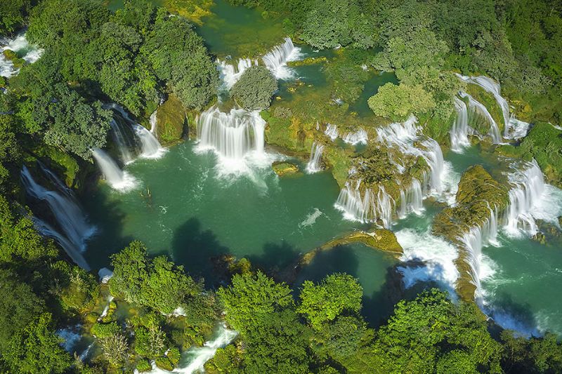Listen to the lyrical melody of the mountains when traveling to Ban Gioc waterfall, Cao Bang