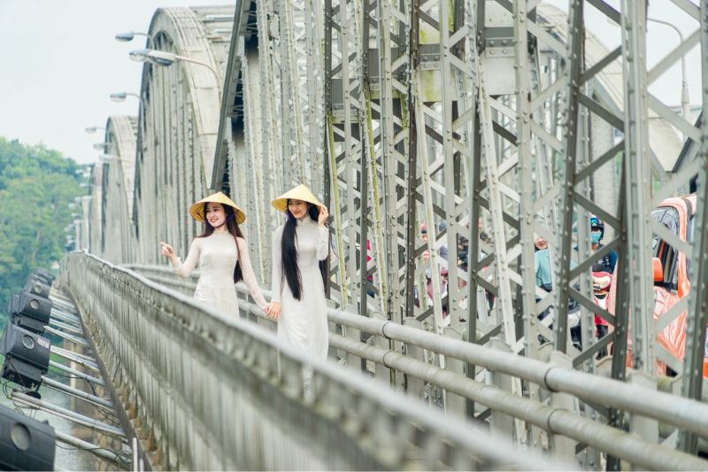 Trang Tien Hue Bridge - A witness to beautiful history that lasts forever