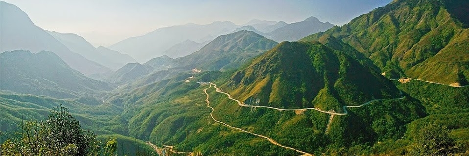 Road of O Quy Ho pass, the most challenging mountainous road for drivers