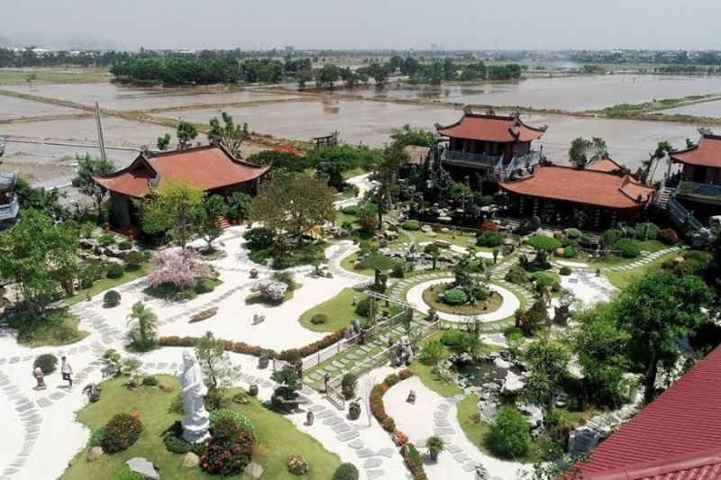 The beautiful scenery in Phat Quang Pagoda makes visitors feel peaceful and calm