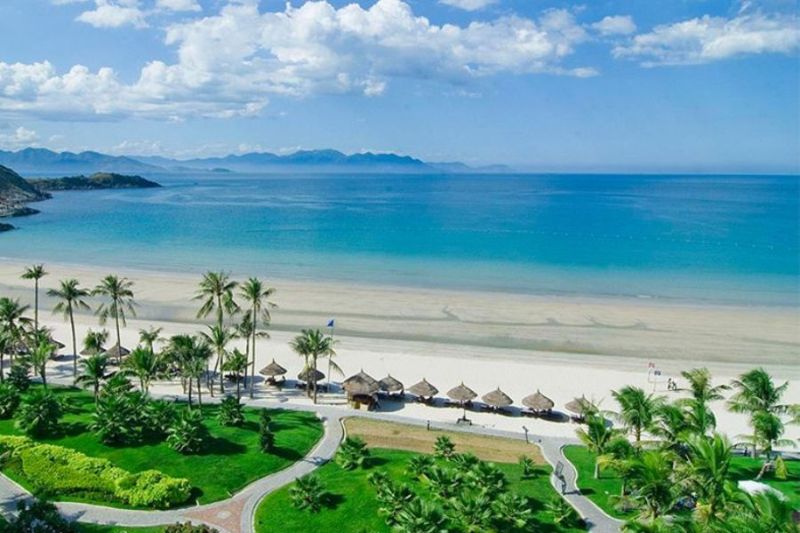 Coming to Nha Trang, you can't miss the beautiful beaches
