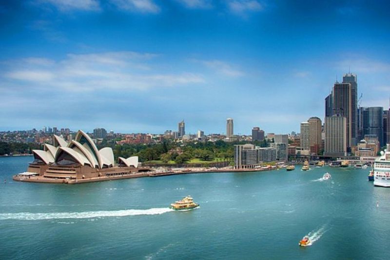 New South Wales with many tourist attractions and entertainment is ideal for couples