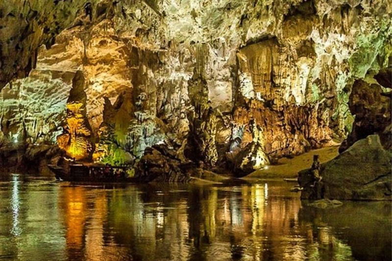 Marvel at the beauty of Coc San Cave in Sapa