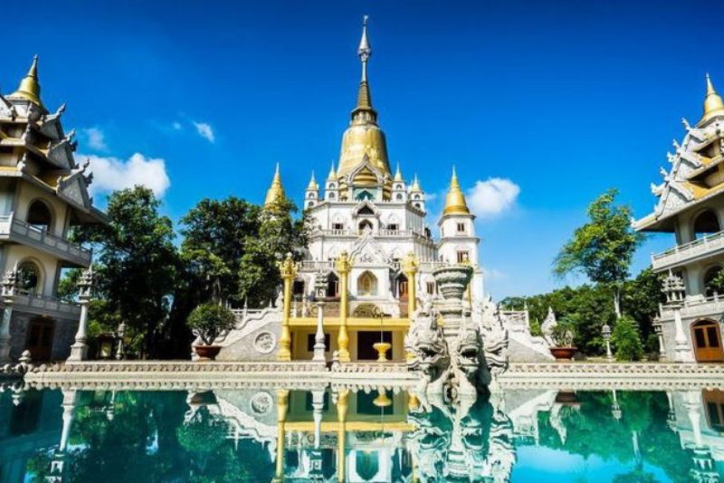 Chùa Bửu Long - một trong những ngôi chùa đẹp nhất thế giới