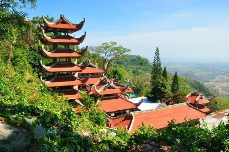 Ta-Cu-Mountain-Pagoda