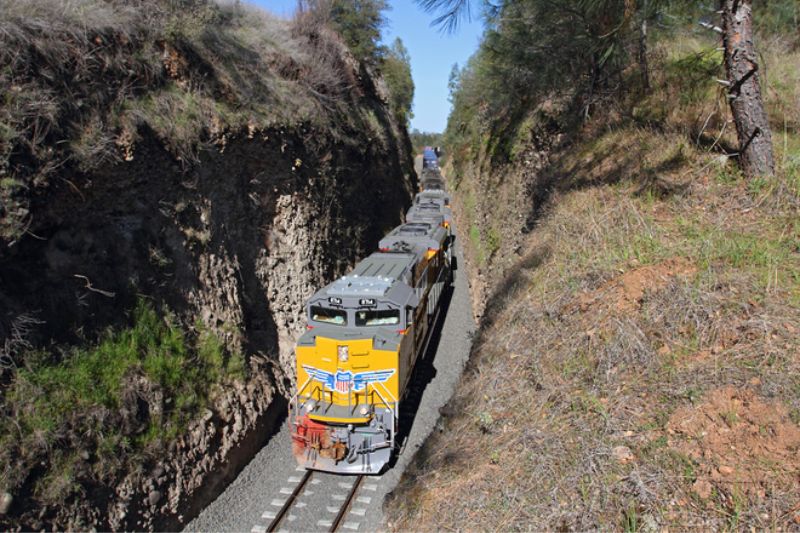 The mountain train in the US is exciting for adventurous people