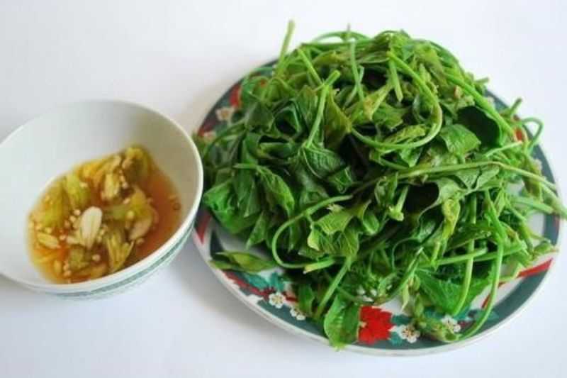 Wild vegetables - a special dish that attracts tourists when coming to Cu Lao Cham