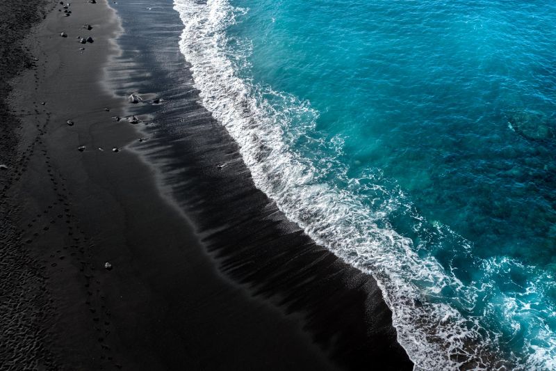 The black sand beach in Iceland makes a strong impression on tourists from all over the world