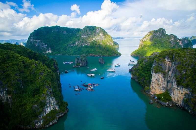 Explore Bai Tu Long Bay - a fairy-tale place