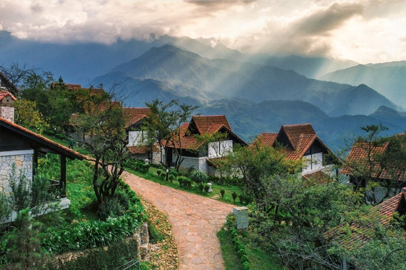 Traveling to Sapa, you can stay at homestays, hotels...