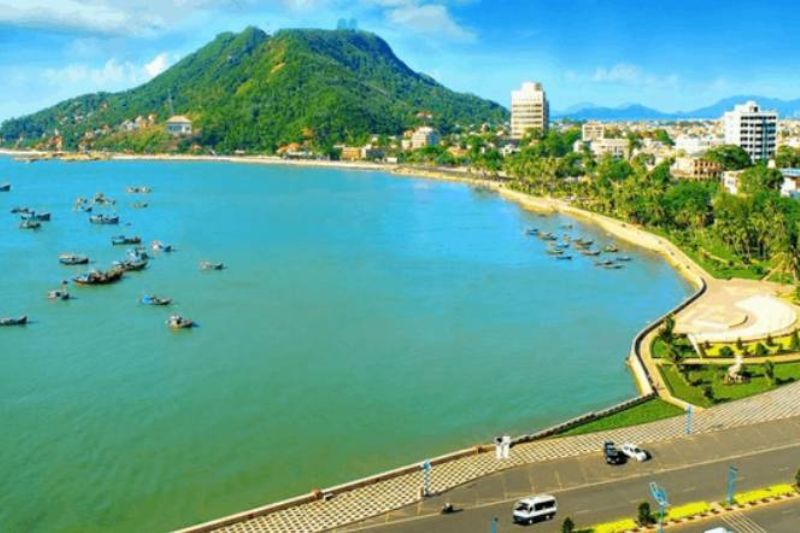 Come to Vung Tau in January, don't forget to experience the beautiful beaches here!
