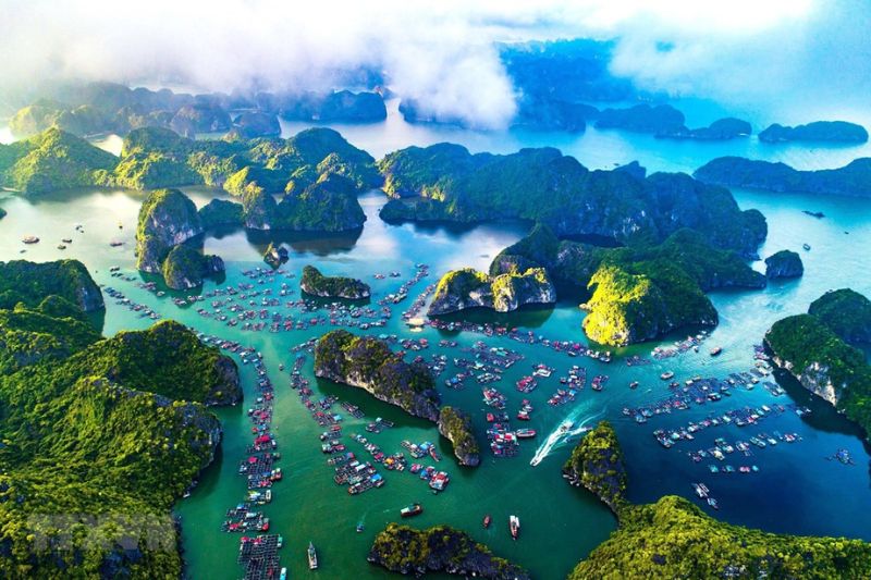 Cat Ba Island attracts visitors in April with its majestic and poetic beauty