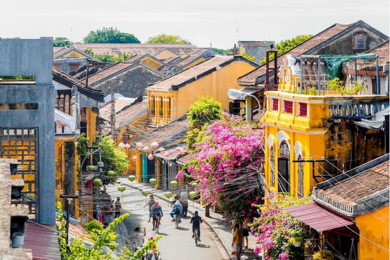 Hoi An Ancient Town in August has a gentle, peaceful and ancient beauty