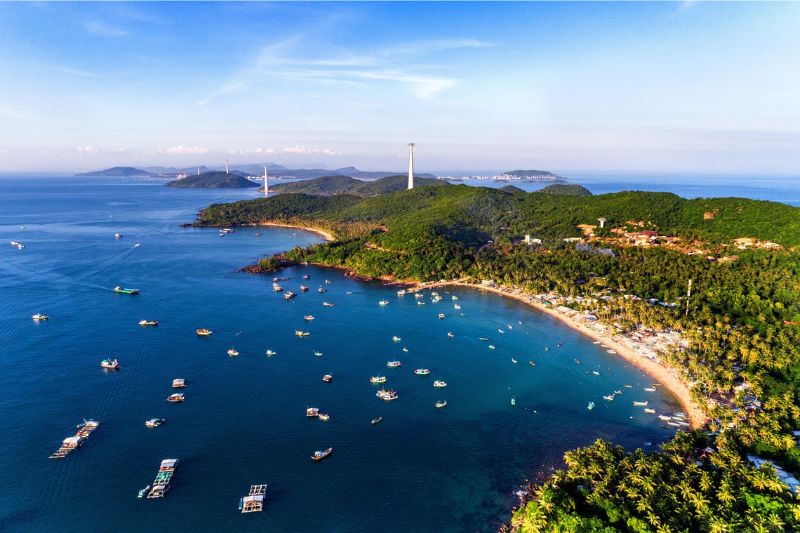 Both South Island and North Island of Phu Quoc possess countless beautiful scenes that attract people's hearts
