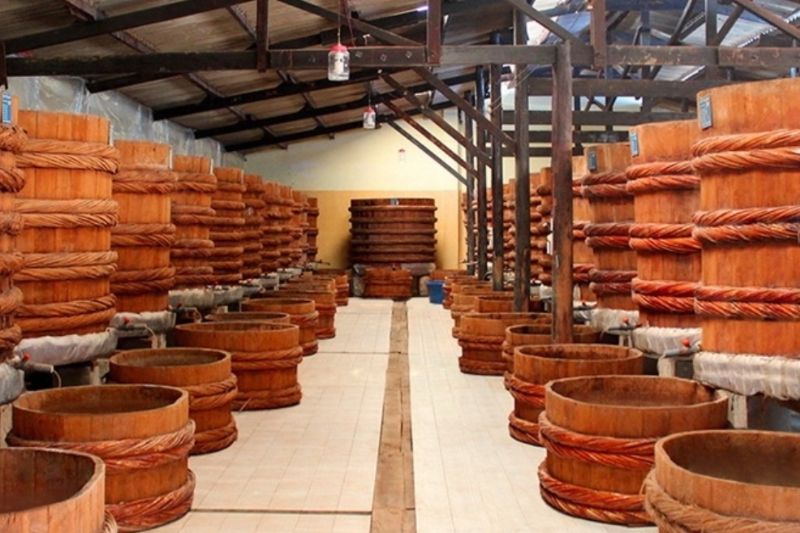 Visit a fish sauce maker - Phu Quoc's specialty