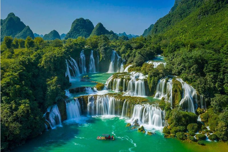 Ban Gioc Waterfall - The majestic beauty of Cao Bang's mountains