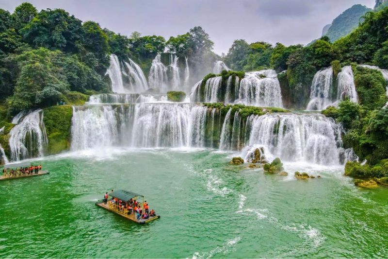 Ban Gioc Waterfall in Cao Bang - A masterpiece from nature