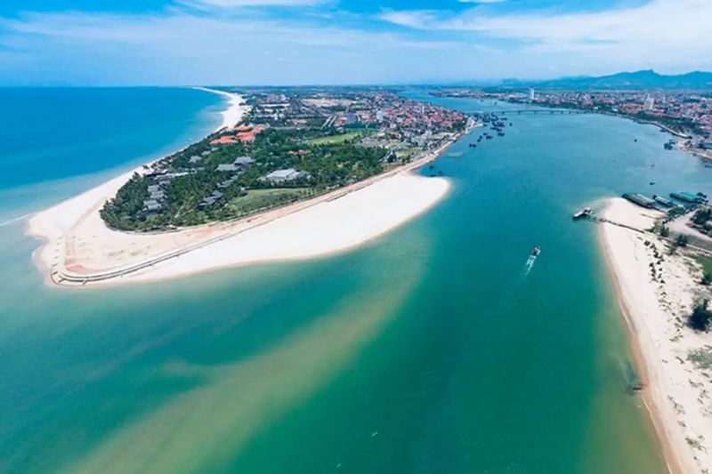 Come to Quang Binh, don't miss the beautiful beaches that make people's hearts flutter