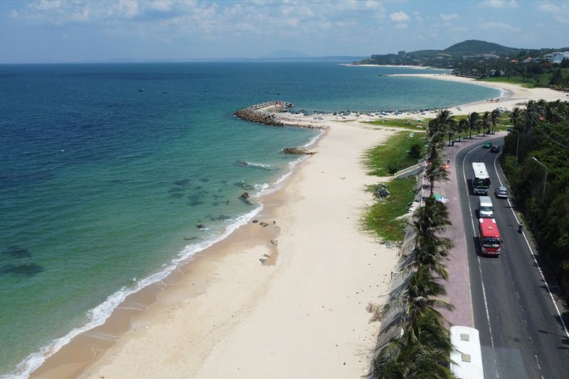 Vietnam's coastline is 3,260km long, from Quang Ninh in the northeast to Kien Giang in the southwest.