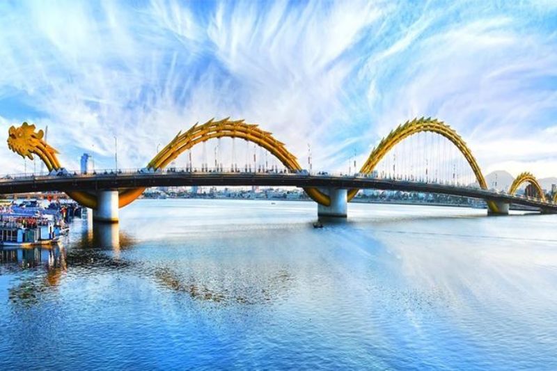 With a unique and impressive design, Dragon Bridge is always an attractive destination for tourists