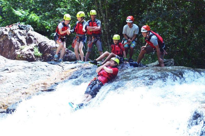 Whitewater rafting is suitable for tourists who love adventure on the water 