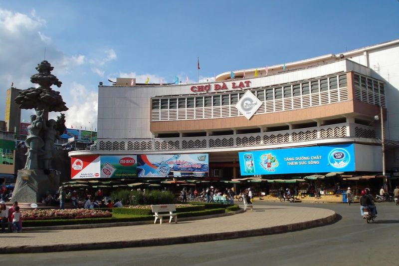 Da Lat Market - The bustling and unique market of the city of thousands of flowers