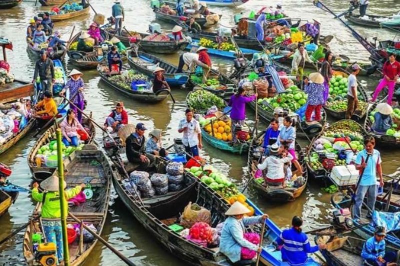 Nga Bay floating market is famous for many western specialties and a variety of goods