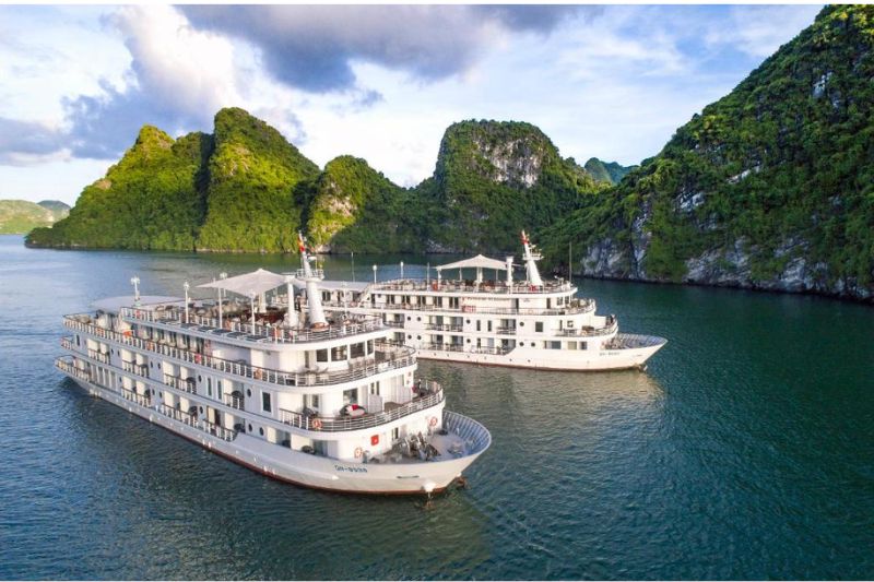 Paradise Elegance Cruise - luxury yacht rental location for tourists coming to Ha Long
