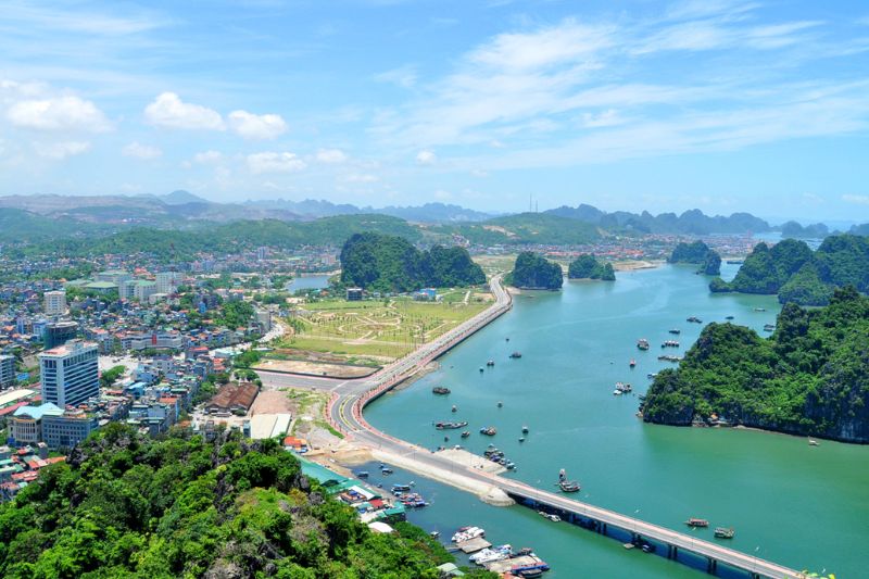 Hon Gai - A tourist destination to "escape the hustle and bustle of the city" in Ha Long
