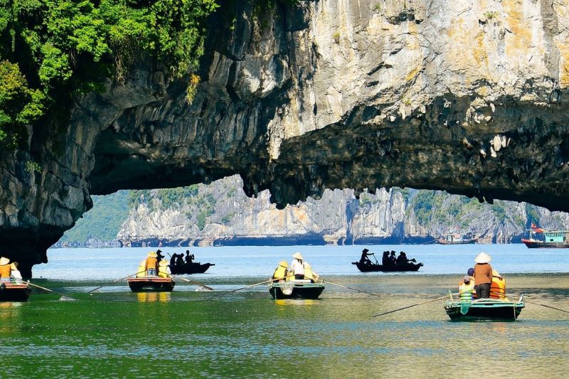 Experience Luon Cave with countless interesting and exciting things