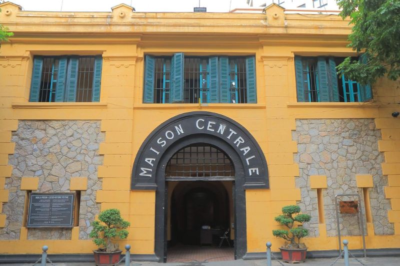 Explore Hoa Lo prison - 1 of the 3 hells on earth during the war