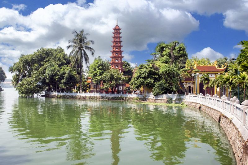 Tran Quoc Pagoda - A thousand-year-old ancient temple on the West Lake