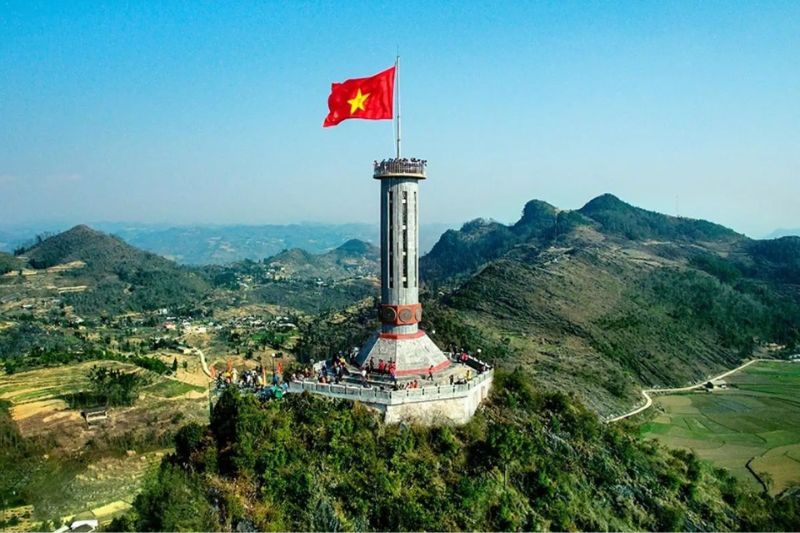 Lung Cu flagpole is located in Lung Cu commune, Dong Van district, Ha Giang province