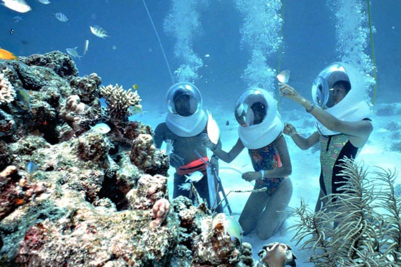 Many tourists love diving to see the coral at Bai Khem