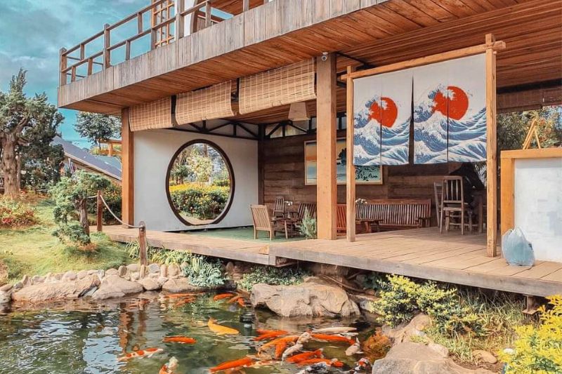 Kokoro cafe with Japanese style and impressive KOI fish attracts many young people to check-in