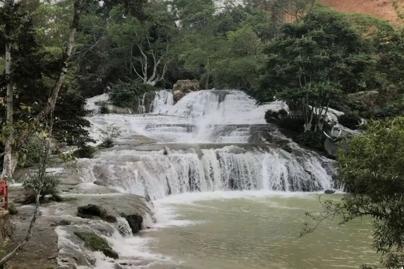 Dang Mo Waterfall - A poetic picture between the mountains and forests of Lang land