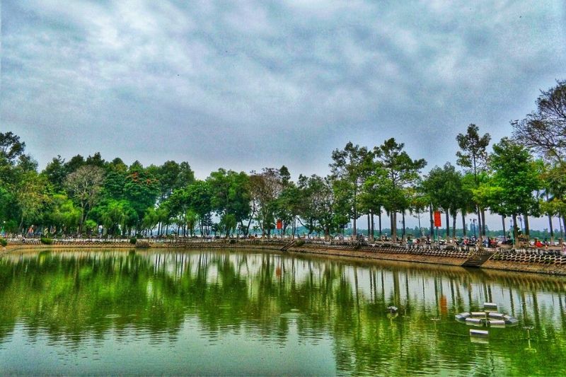 Nguyen Du Lake is poetic and gentle in the heart of Long Xuyen city