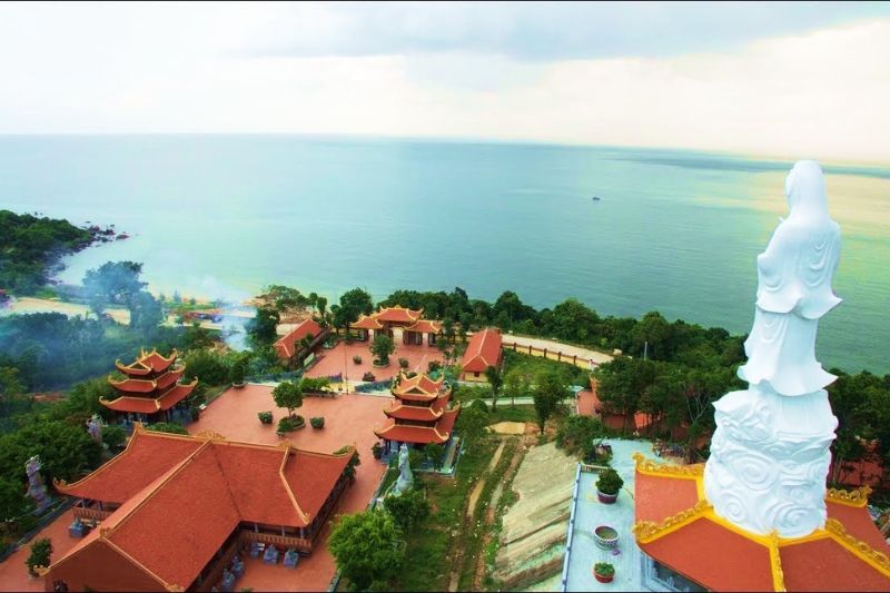 Ho Quoc Pagoda - a sacred temple in Phu Quoc that many tourists come to worship