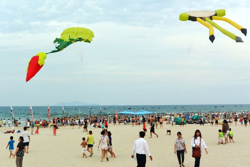 The weather in May in Da Nang starts to be hot and sunny, suitable for beach tourism