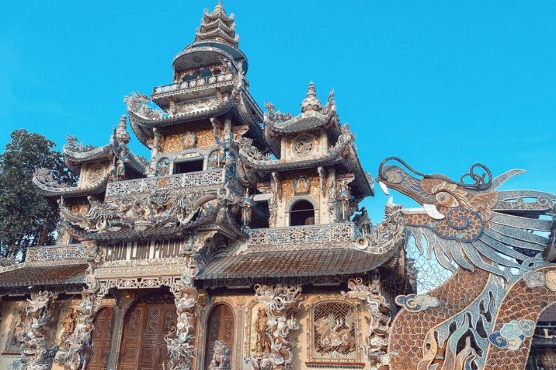 Ve Chai Pagoda is designed mostly with old bottle materials
